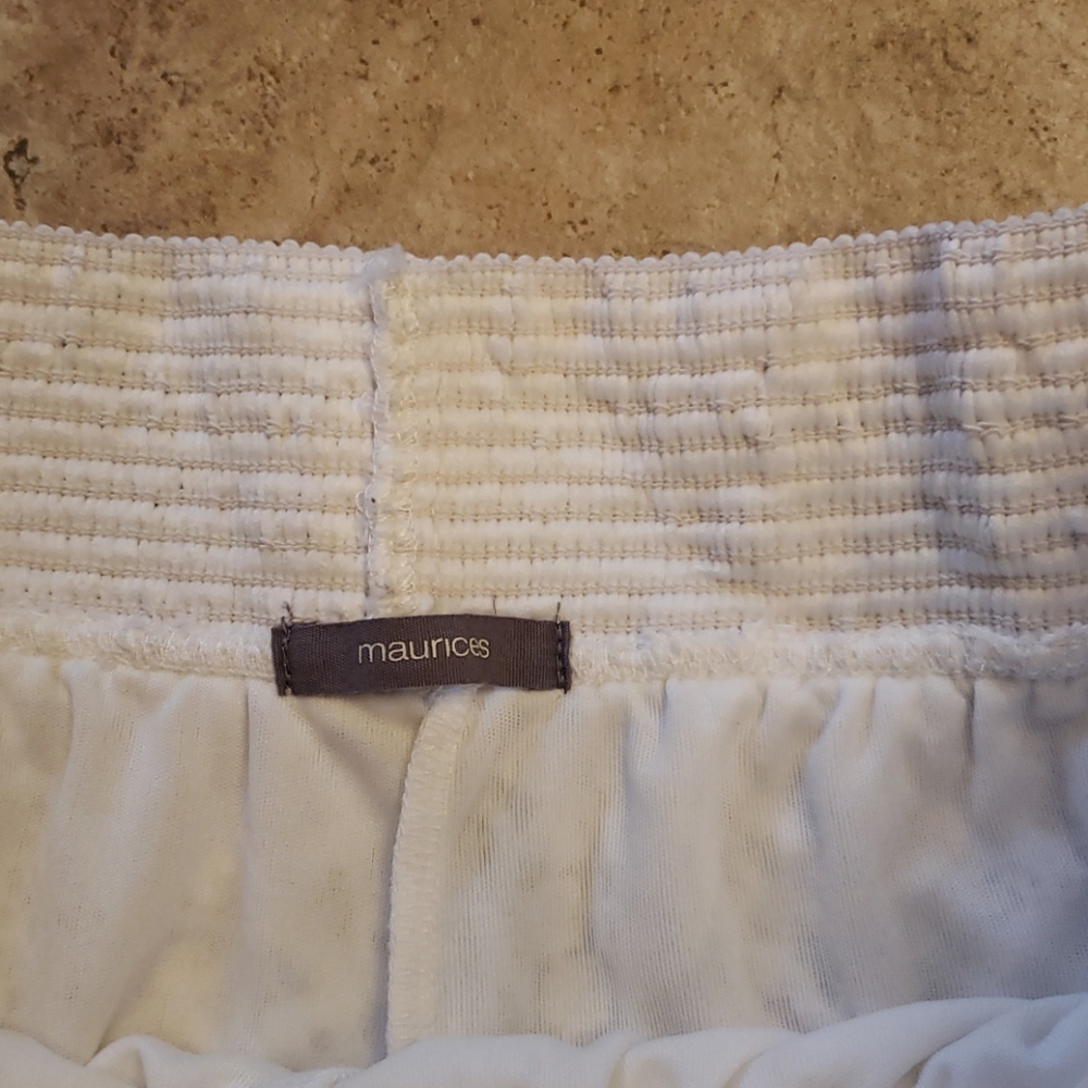 Shorts - Picture 3 of 3